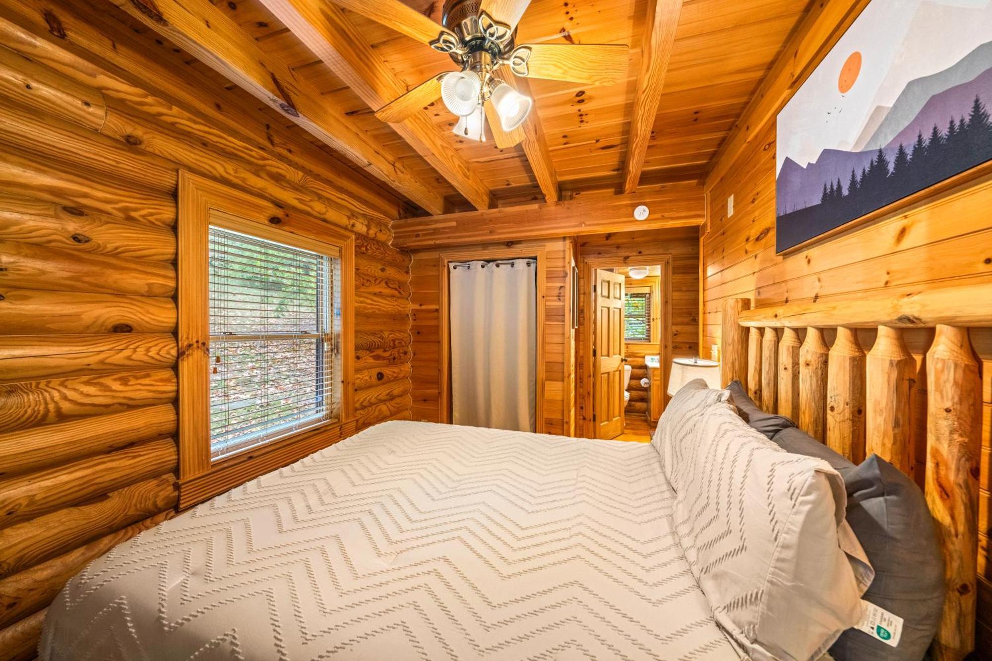Alpenhaus Cozy Log Cabin - 2 Bedrooms, Hot Tub, Amazing Location! Pigeon Forge Exterior photo